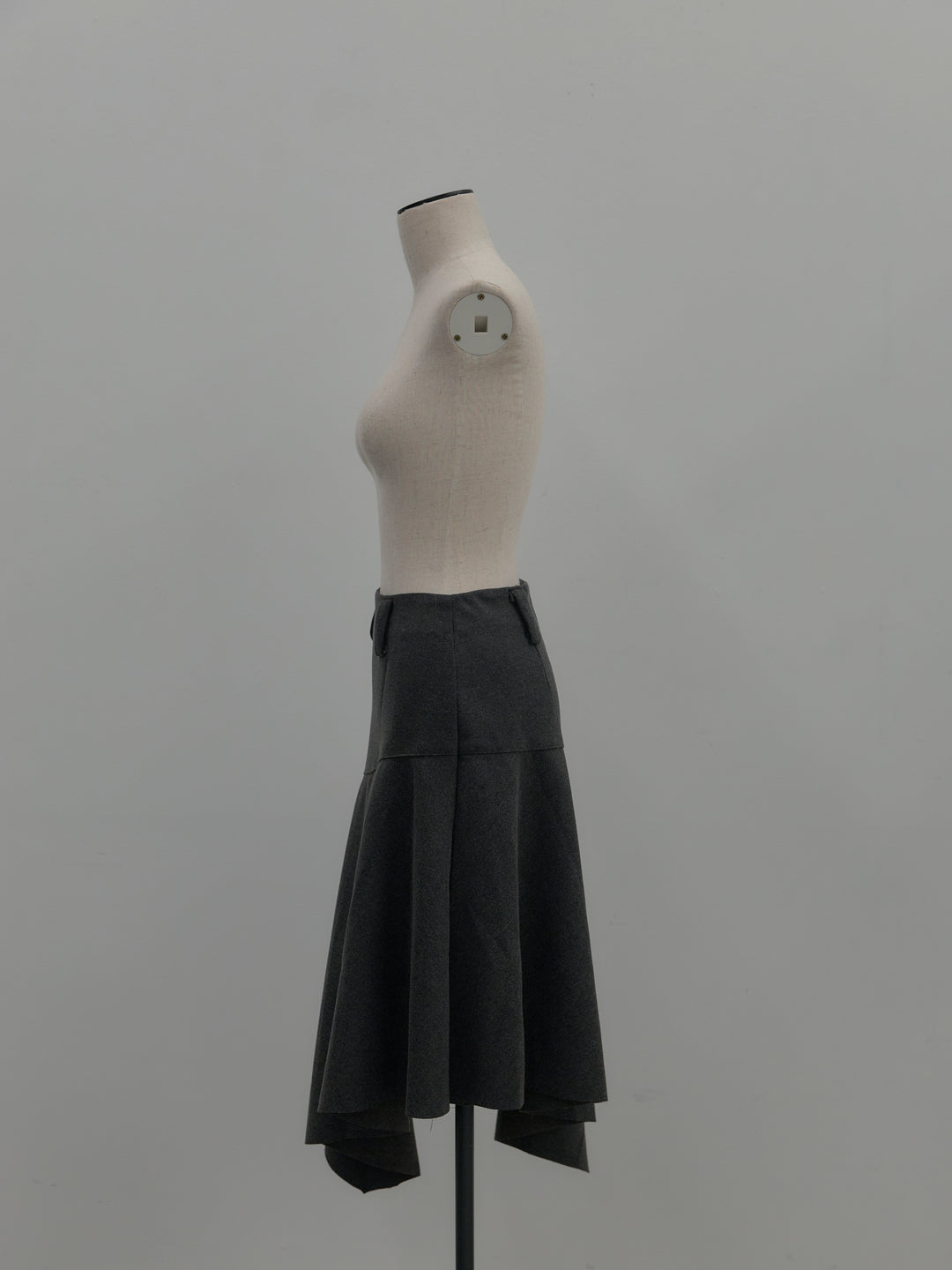 ミディ丈アシンメトリーフレアスカート