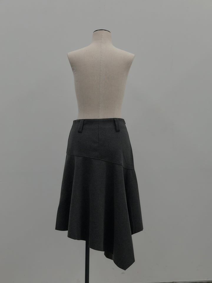 ミディ丈アシンメトリーフレアスカート