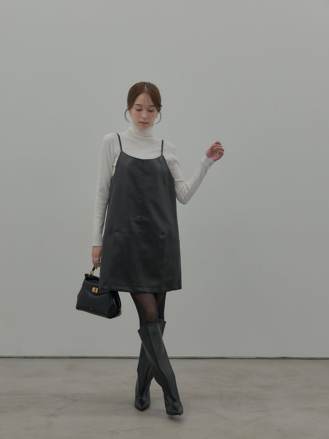 【SET】プードルニットパフスリーブカーディガン+レザーキャミソールワンピース(2set)