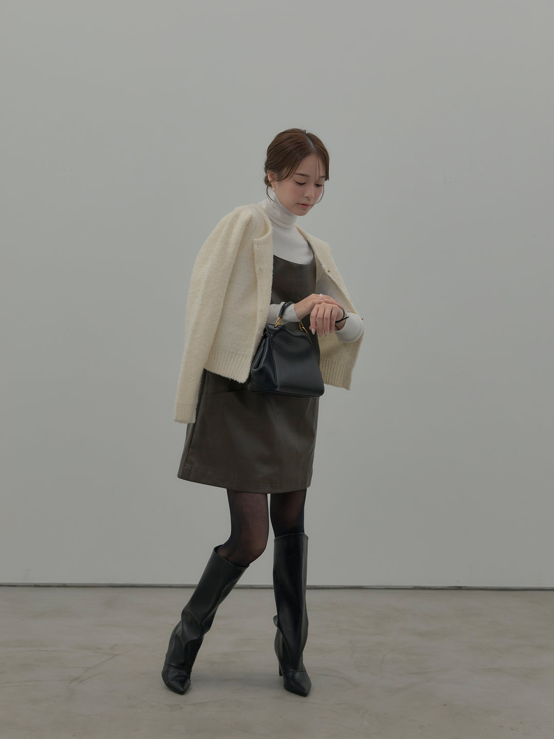 【SET】プードルニットパフスリーブカーディガン+レザーキャミソールワンピース(2set)