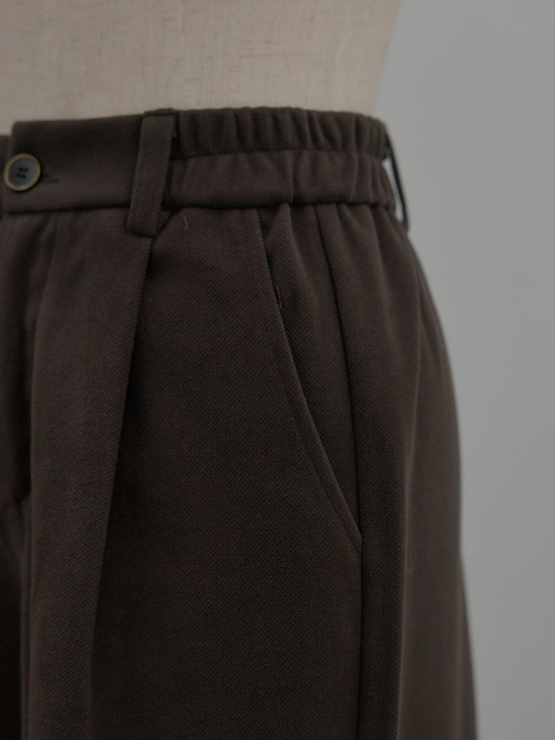 センタータックウールタッチパンツ