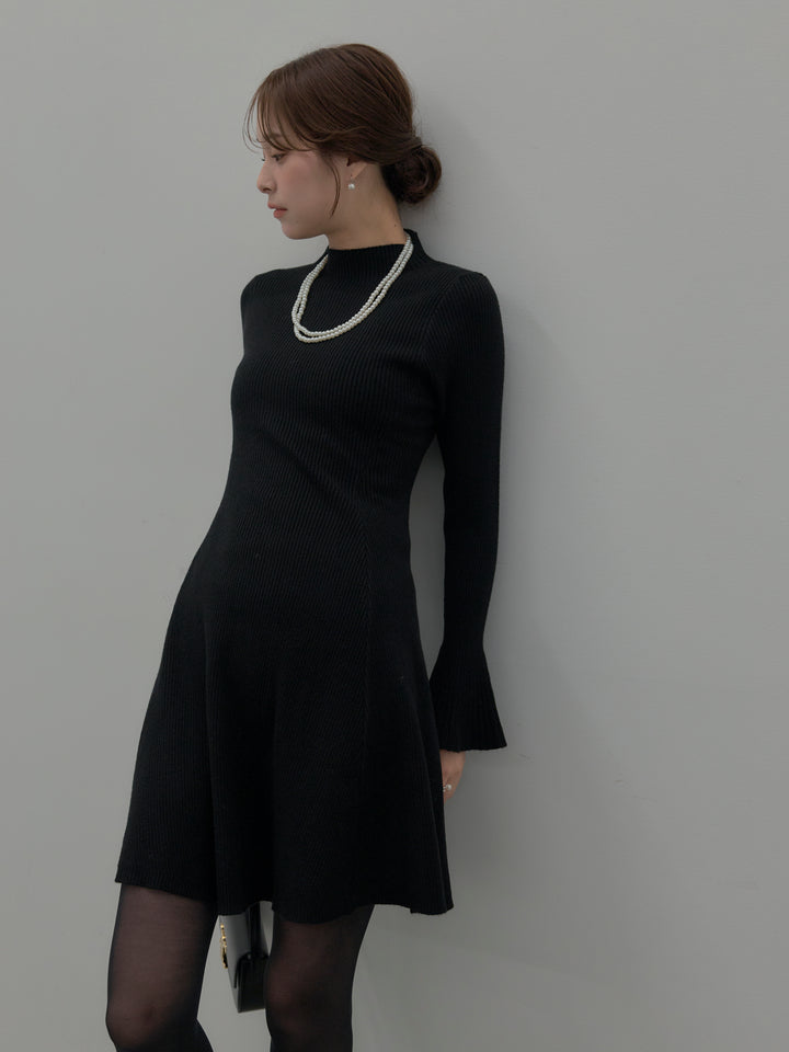 プチネックリブニットフレアミニワンピース