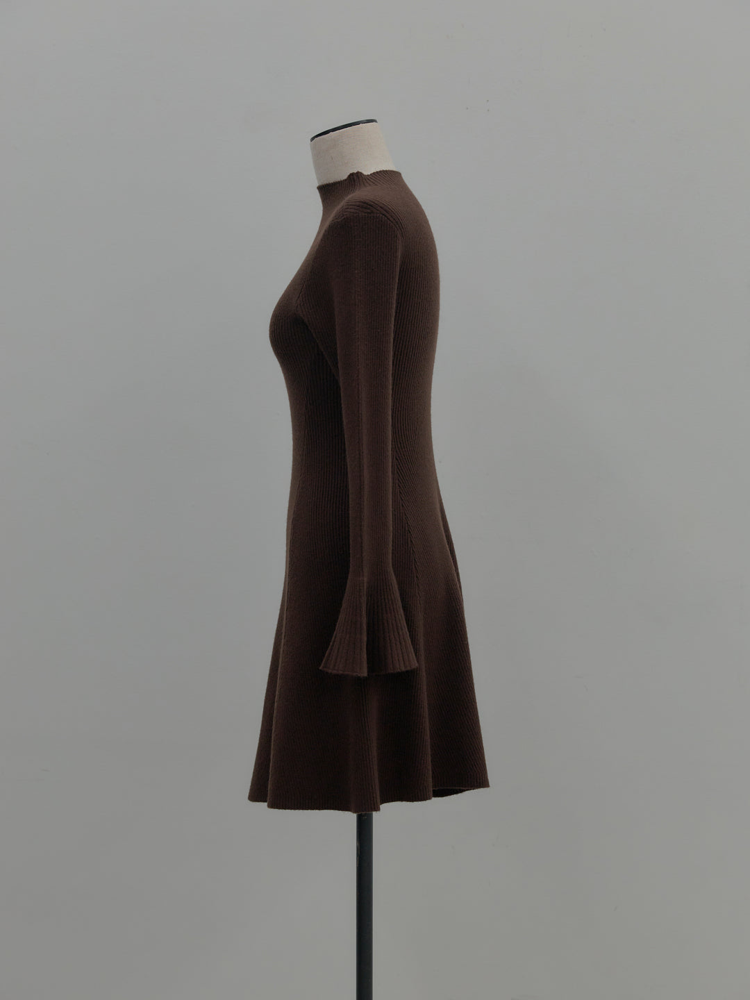 プチネックリブニットフレアミニワンピース