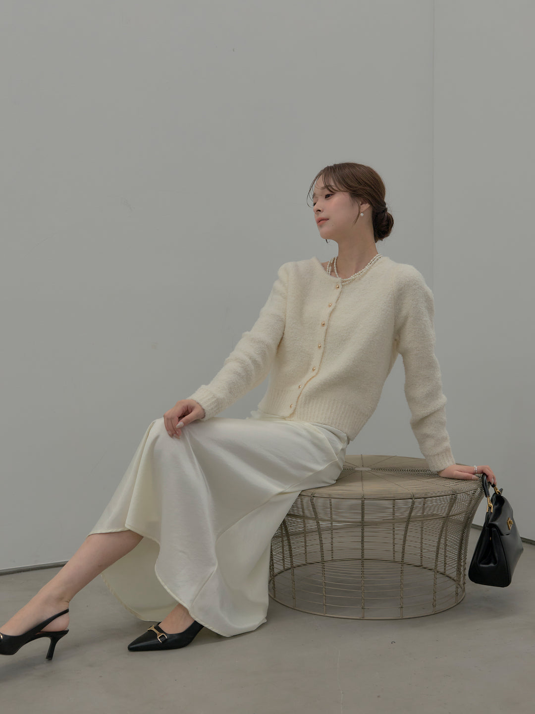 【SET】プードルニットパフスリーブカーディガン+ナローAラインサテンスカート(2set)