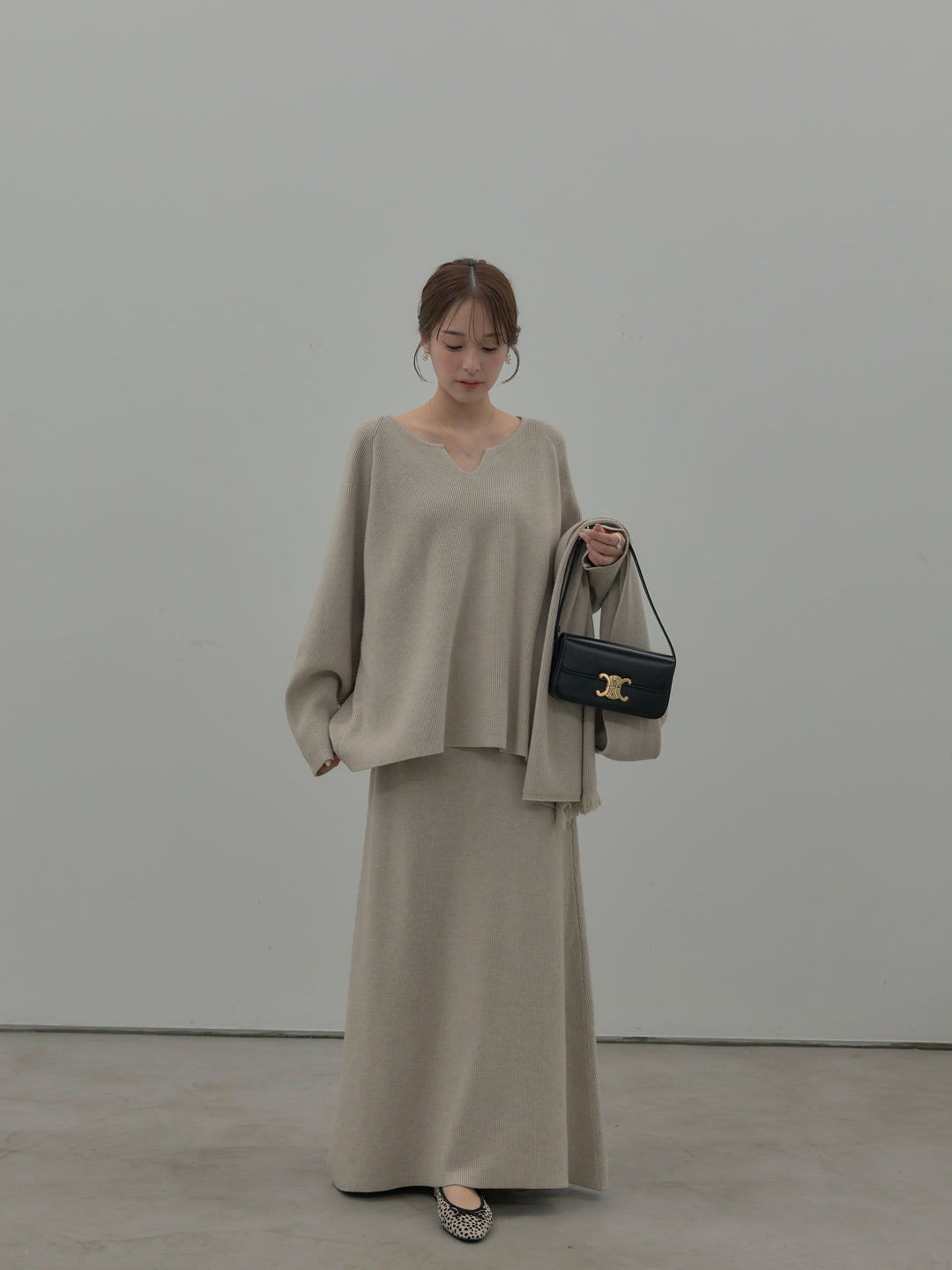 ミルキータッチキーネックニットSET UP(ストール付き)