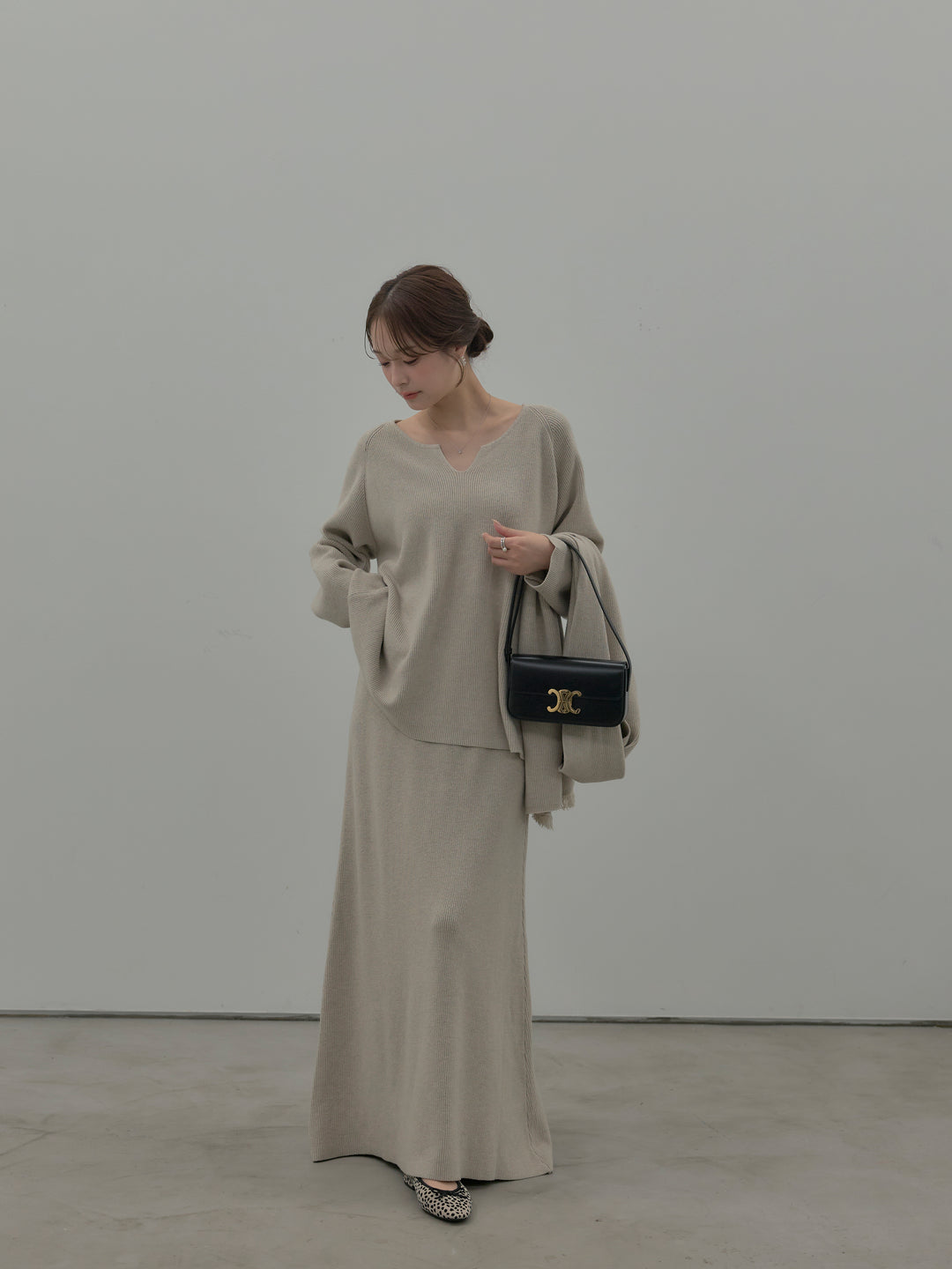 ミルキータッチキーネックニットSET UP(ストール付き)