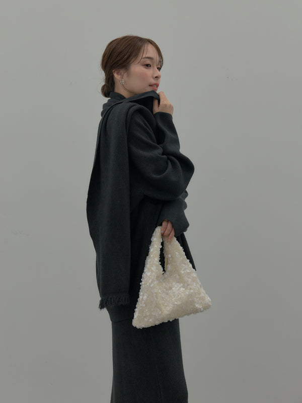 【Luxe series】ミルキータッチキーネックニットトップス&ミルキータッチソフトフレアスカートSET UP(ストール付き)