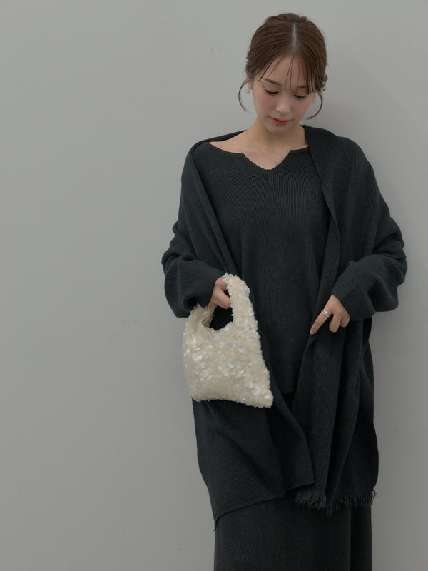 【Luxe series】ミルキータッチキーネックニットトップス&ミルキータッチソフトフレアスカートSET UP(ストール付き)