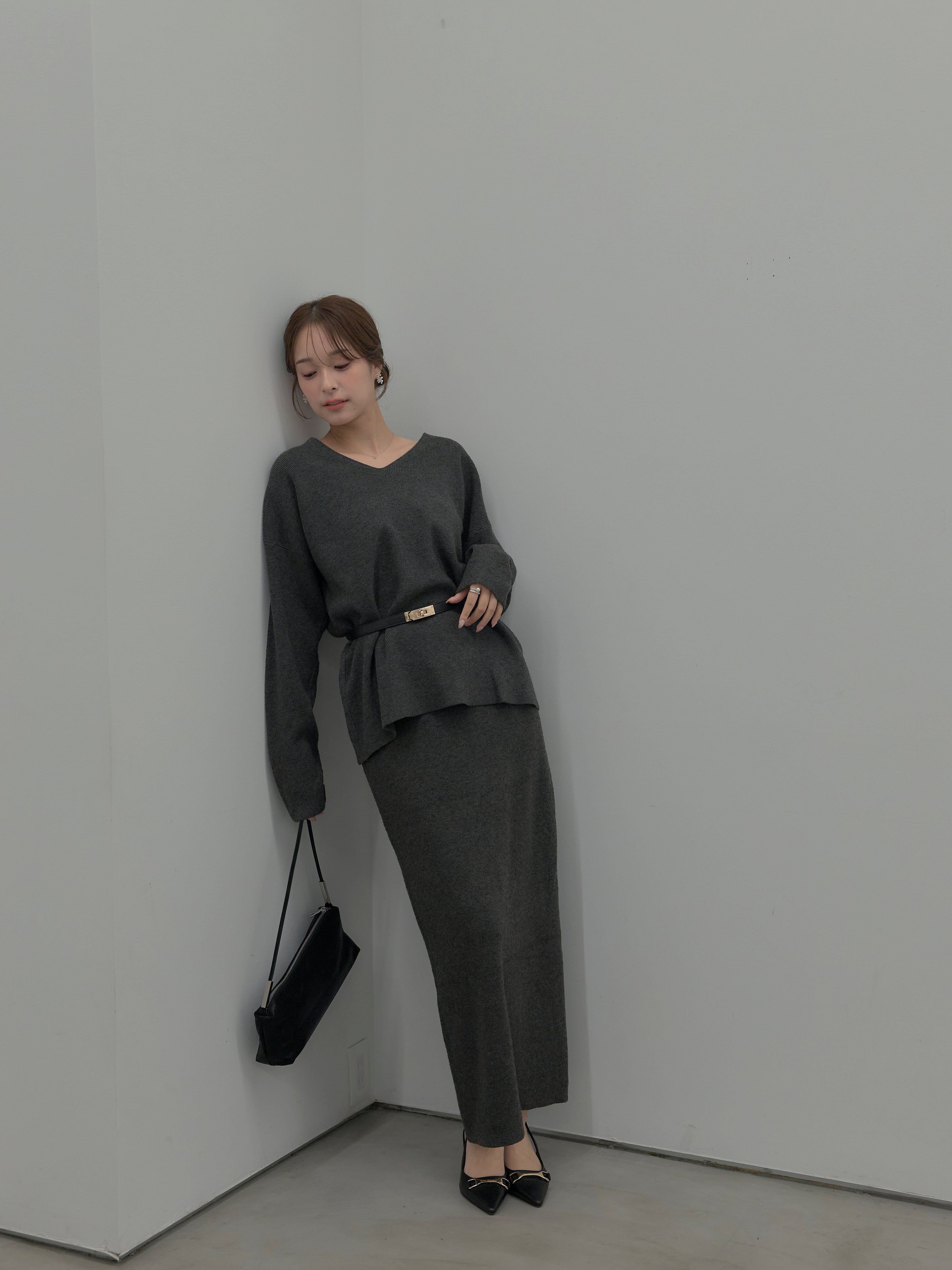 VネックニットSET UP (ベルト付き) – nairo