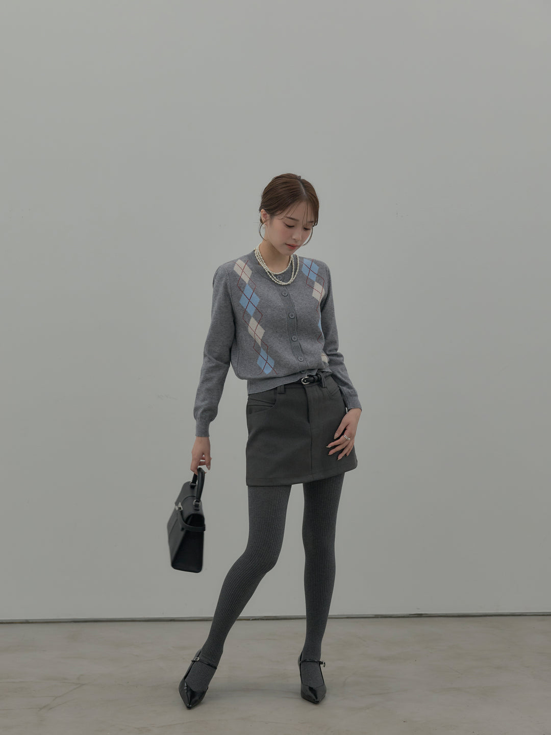 【SET】アーガイル柄ニットカーディガン+スムースタッチデザインポケットミニスカート(インパン付き)(2set)