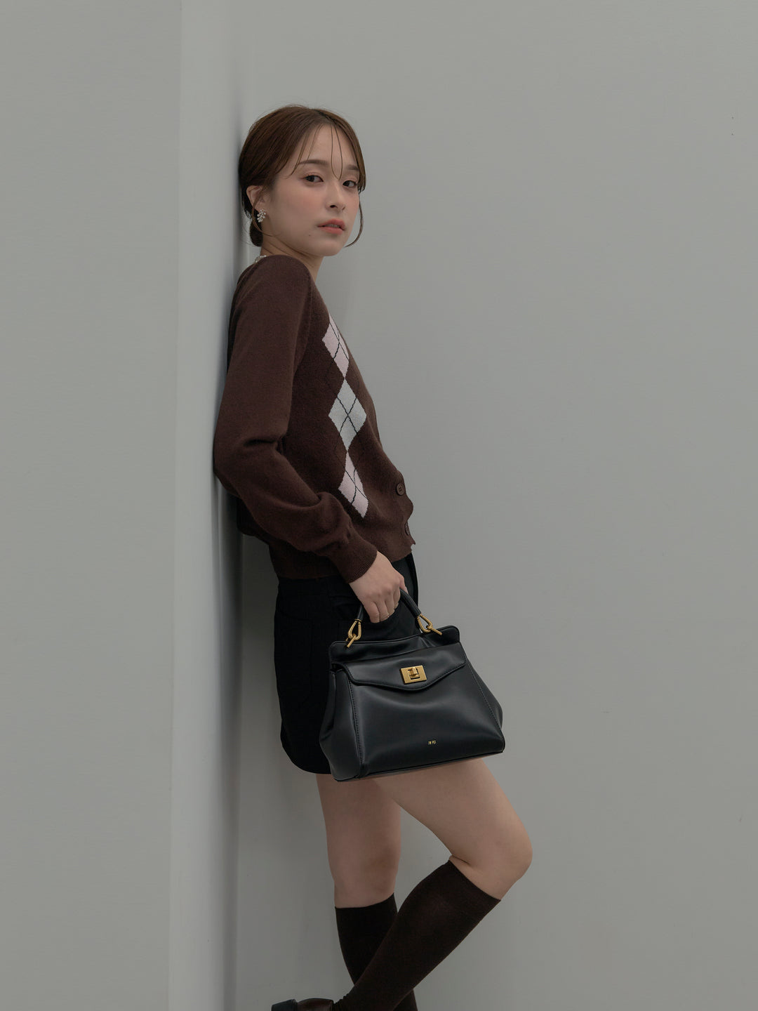 【SET】アーガイル柄ニットカーディガン+スムースタッチデザインポケットミニスカート(インパン付き)(2set)