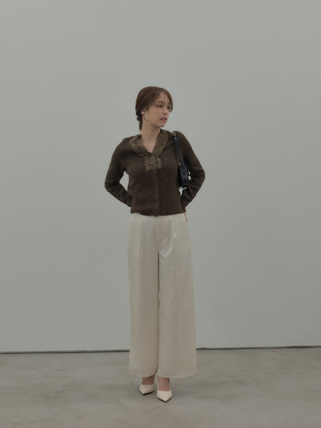 【SET】レース襟ニットトップス+【Essential】センタープレスサテンパンツ(2set)