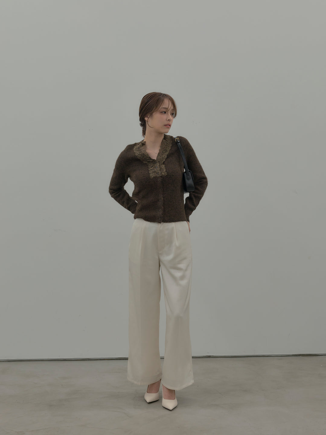 【SET】レース襟ニットトップス+【Essential】センタープレスサテンパンツ(2set)