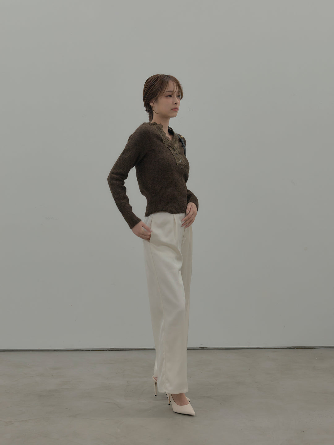 【SET】レース襟ニットトップス+【Essential】センタープレスサテンパンツ(2set)