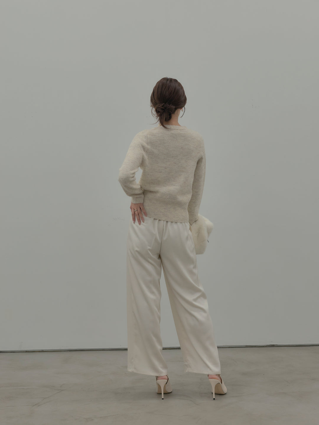 【SET】レース襟ニットトップス+【Essential】センタープレスサテンパンツ(2set)