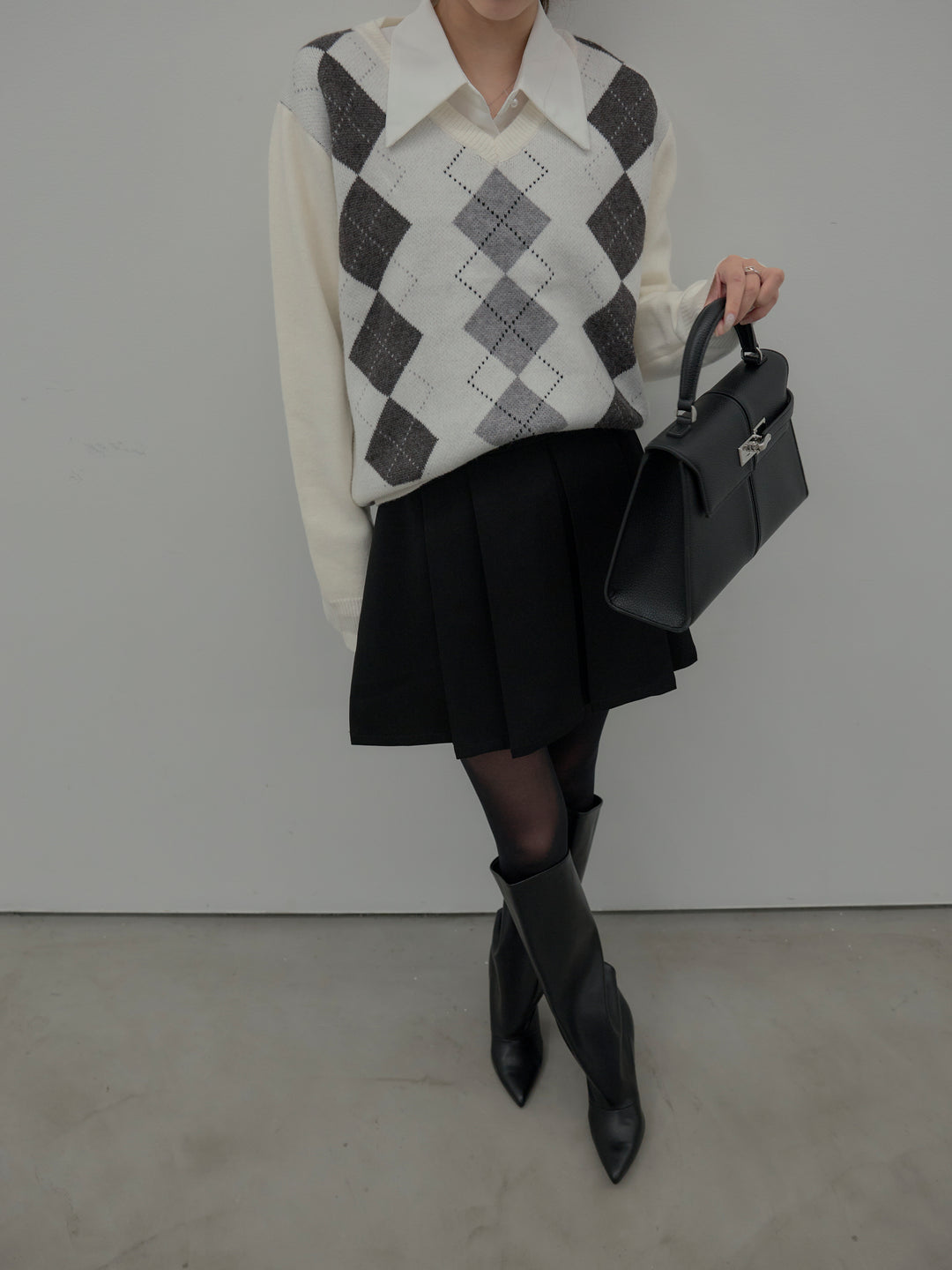 【SET】アーガイル柄Vネックニットプルオーバー+ベルト付きプリーツミニスカート(2set)