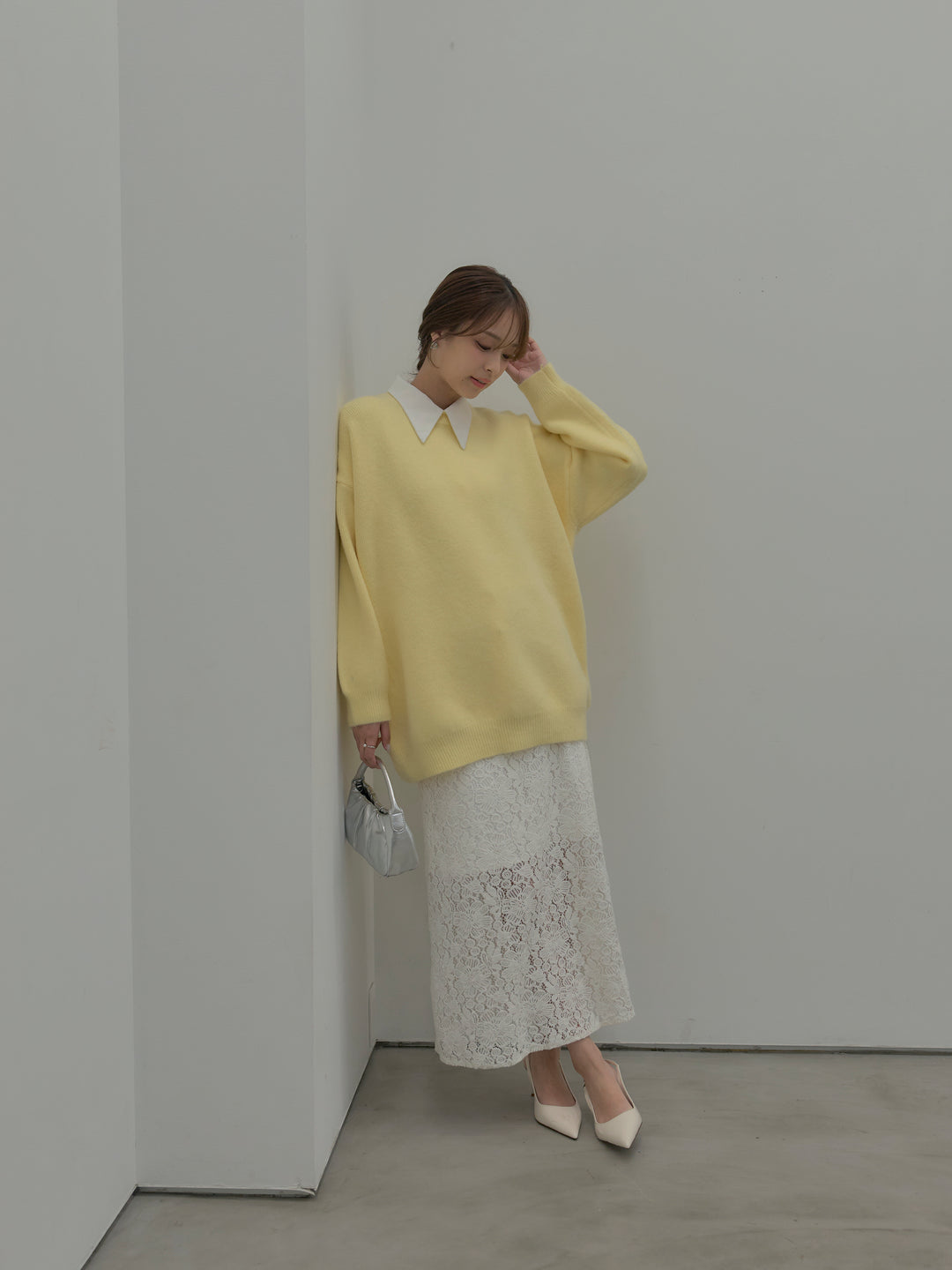 【SET】オーバーサイズニットプルオーバー+パールボタンサテンシャツ+フラワーベロアレースAラインスカート(3set)