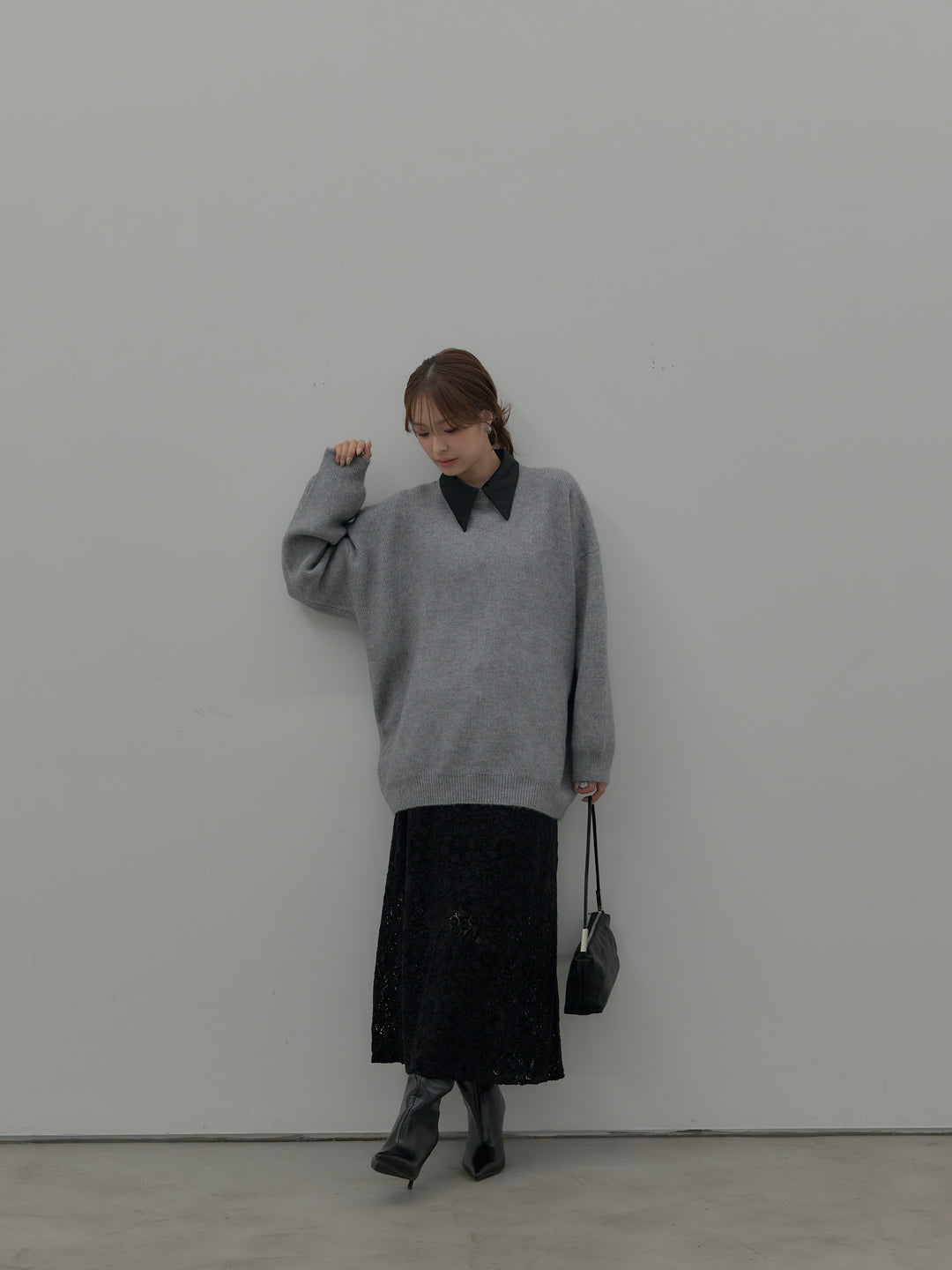 【SET】オーバーサイズニットプルオーバー+パールボタンサテンシャツ+フラワーベロアレースAラインスカート(3set)