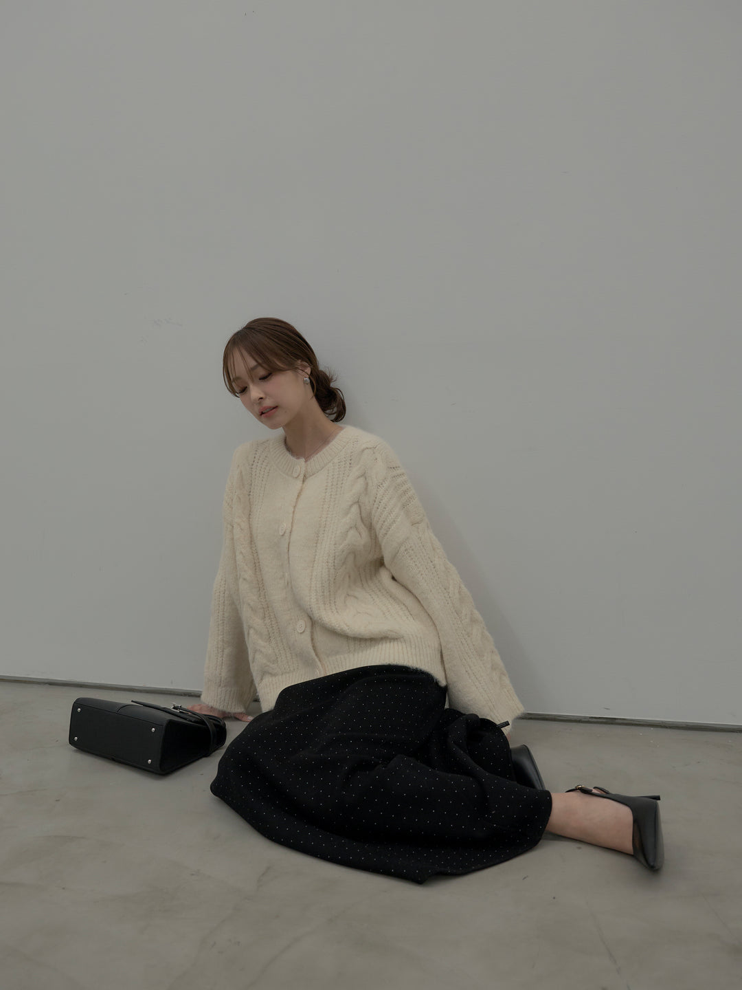 【SET】肉厚ケーブル編みニットカーディガン+裏起毛ドット柄Aラインスカート(2set)