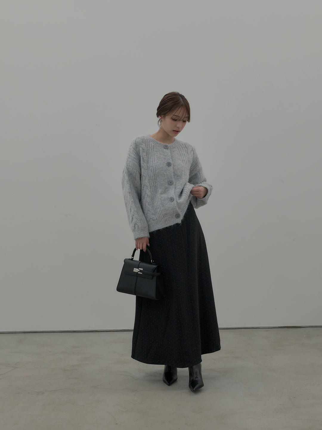 【SET】肉厚ケーブル編みニットカーディガン+裏起毛ドット柄Aラインスカート(2set)