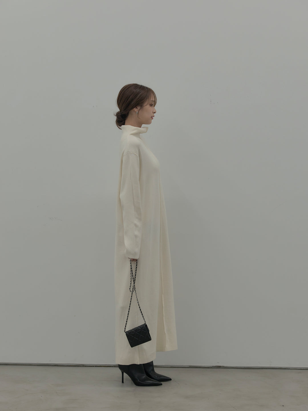 センターシームハイネックロングニットワンピース