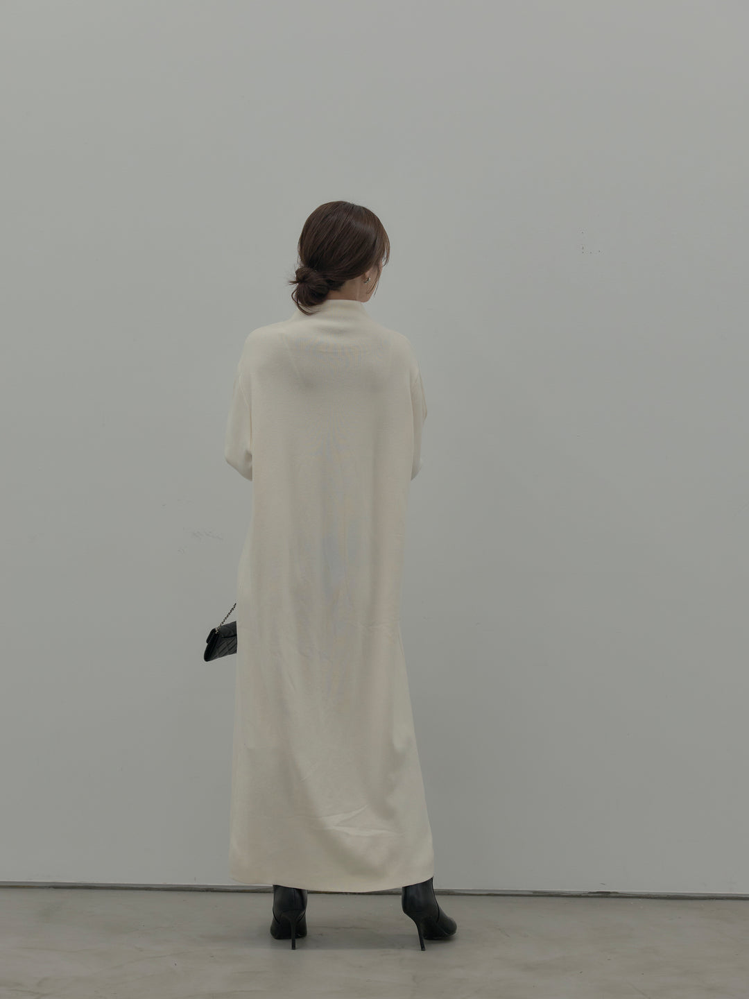 センターシームハイネックロングニットワンピース