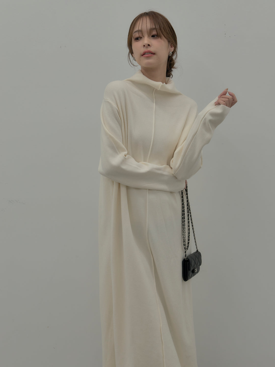 センターシームハイネックロングニットワンピース