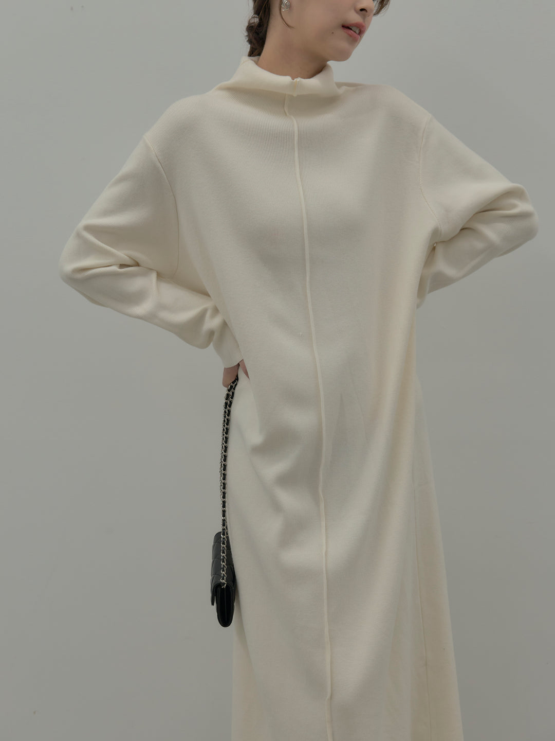 センターシームハイネックロングニットワンピース