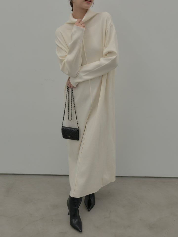 センターシームハイネックロングニットワンピース