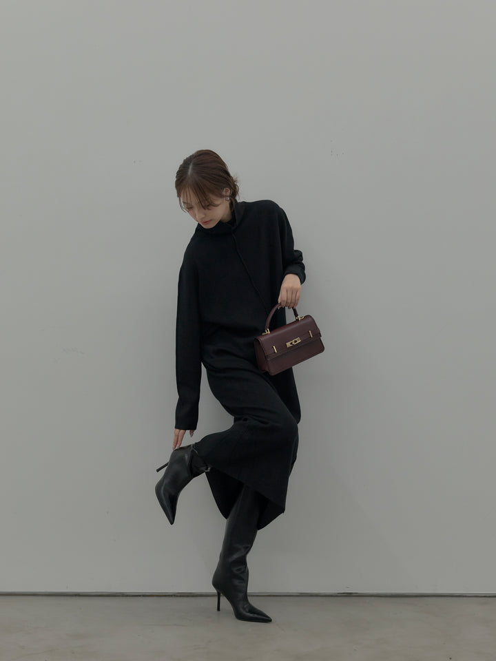 センターシームハイネックロングニットワンピース