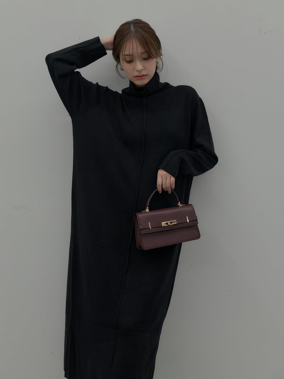 センターシームハイネックロングニットワンピース