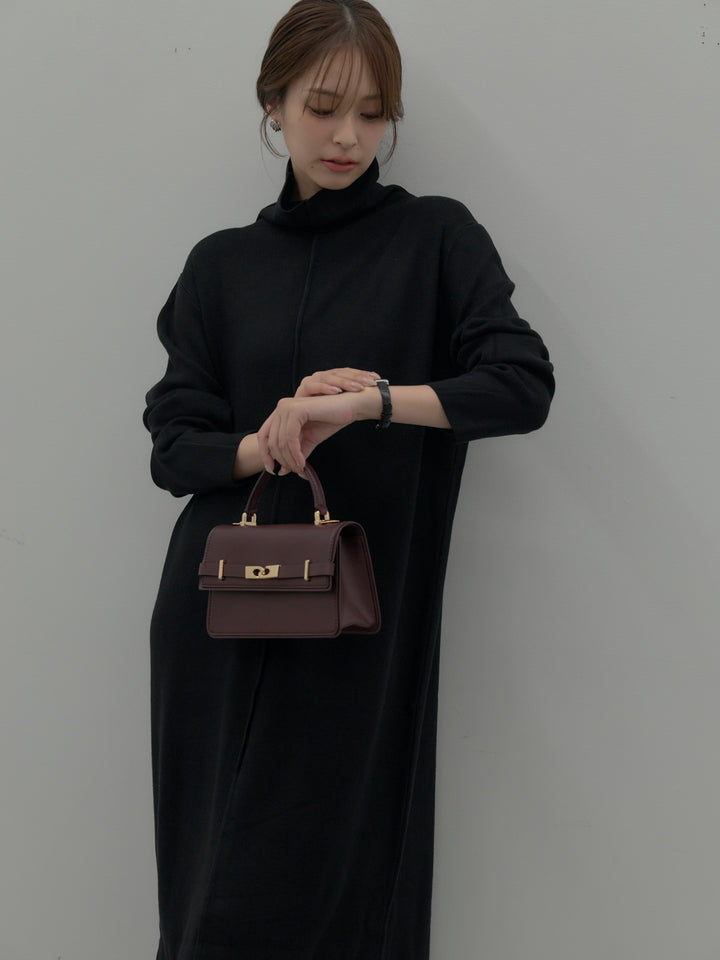 センターシームハイネックロングニットワンピース