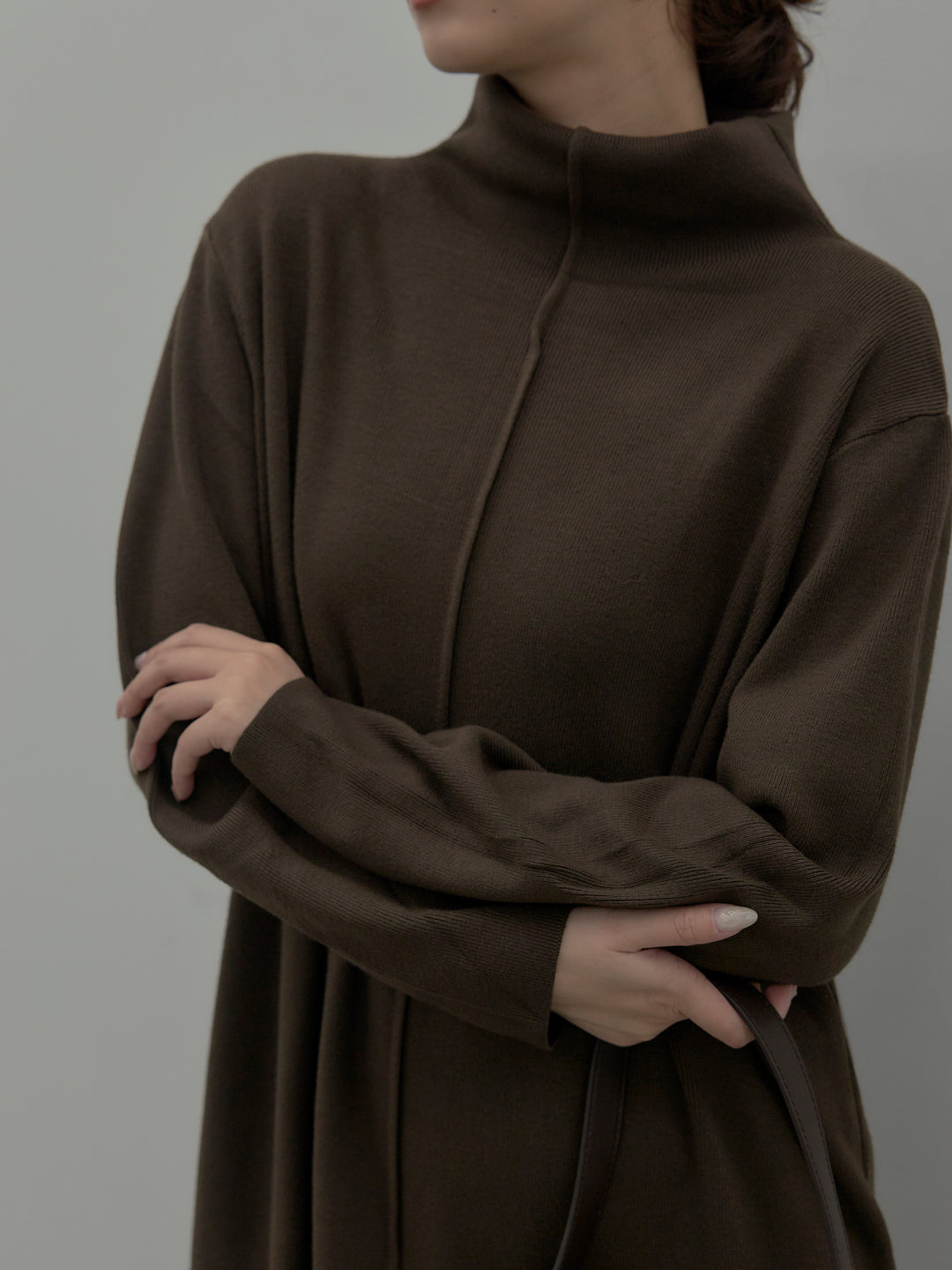 センターシームハイネックロングニットワンピース