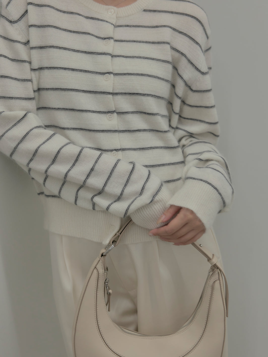 【SET】【premium touch】アルパカタッチボーダーニットカーディガン+【Essential】センタープレスサテンパンツ(2set)