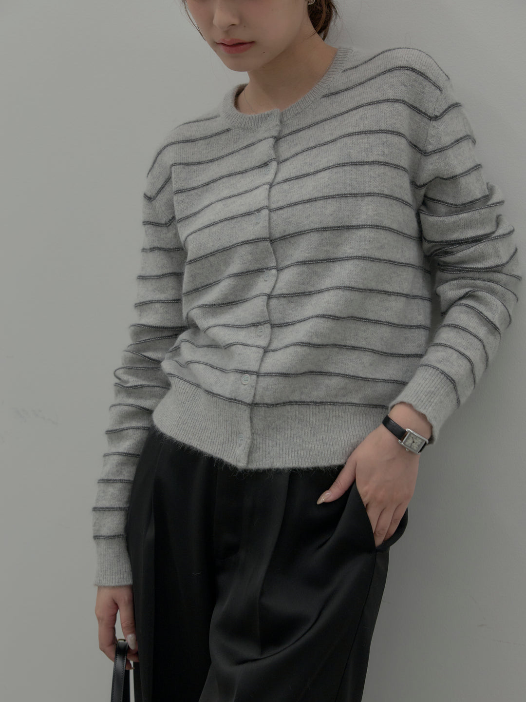 【SET】【premium touch】アルパカタッチボーダーニットカーディガン+【Essential】センタープレスサテンパンツ(2set)