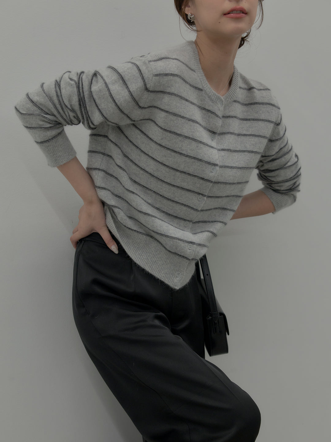 【SET】【premium touch】アルパカタッチボーダーニットカーディガン+【Essential】センタープレスサテンパンツ(2set)