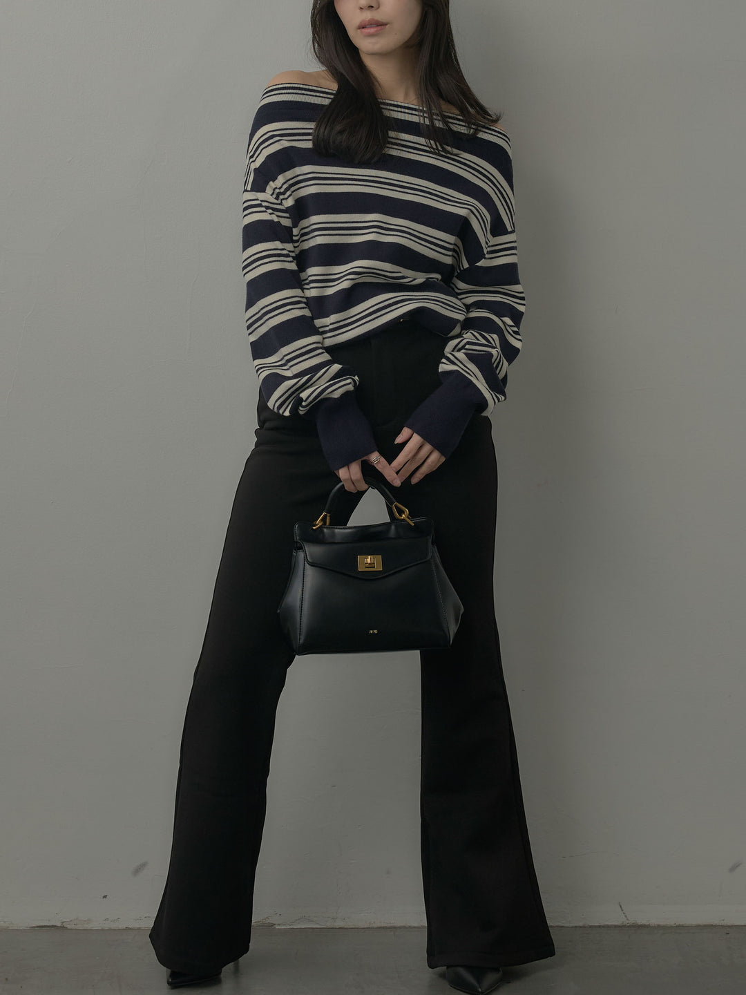 ストレッチフレアパンツ