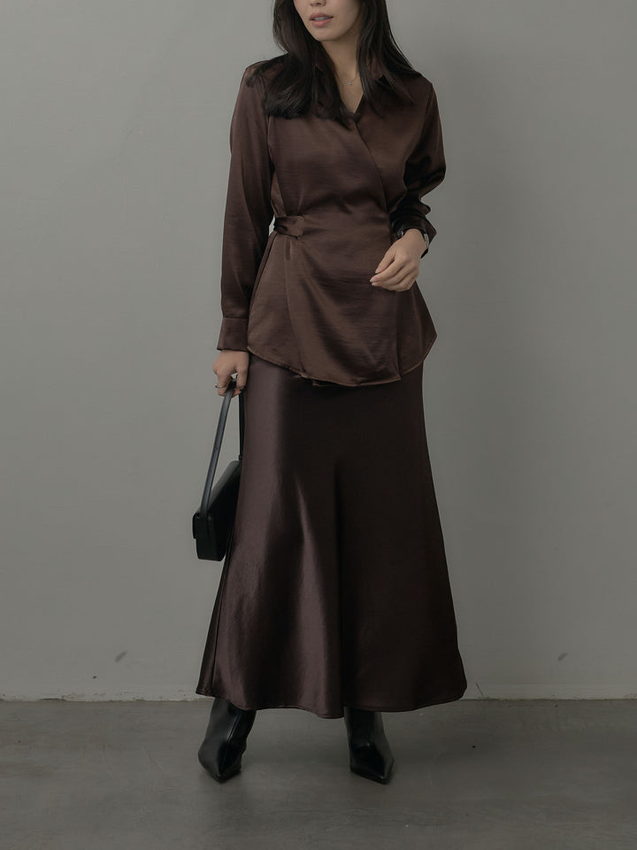【SET】ウエストベルトサテンVネックシャツ+ナローAラインサテンスカート(2set)
