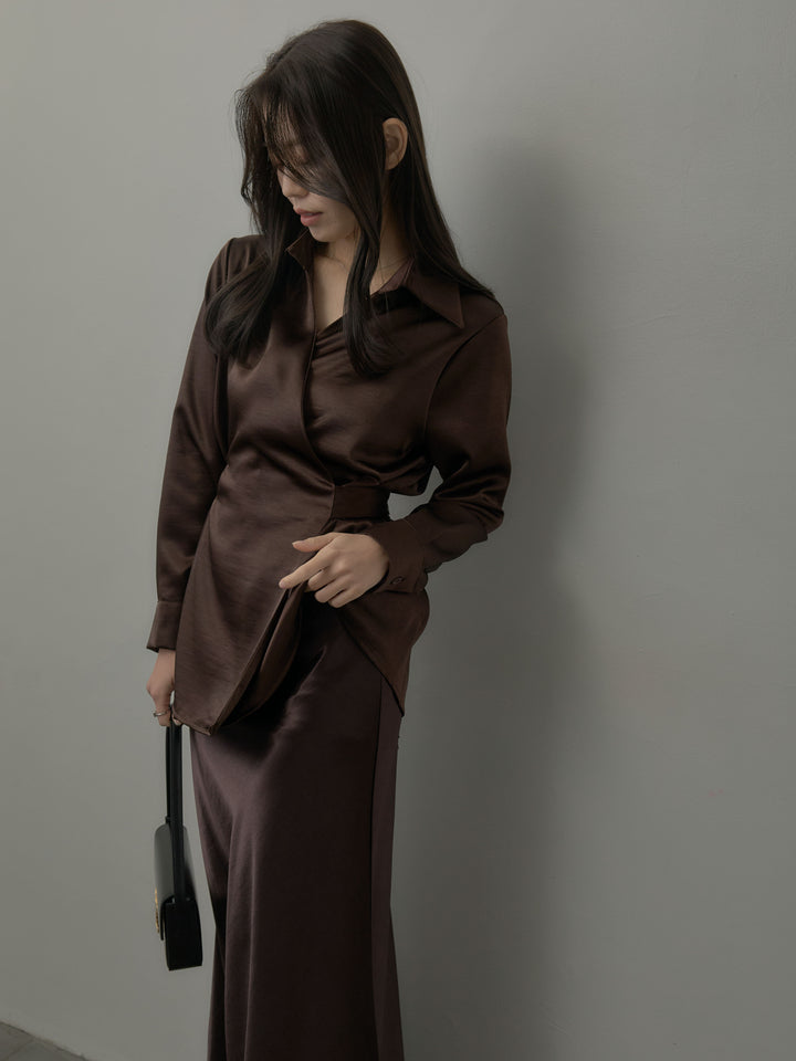 【SET】ウエストベルトサテンVネックシャツ+ナローAラインサテンスカート(2set)