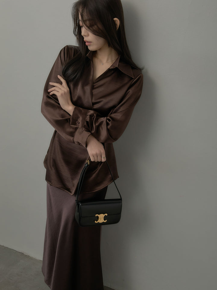 【SET】ウエストベルトサテンVネックシャツ+ナローAラインサテンスカート(2set)