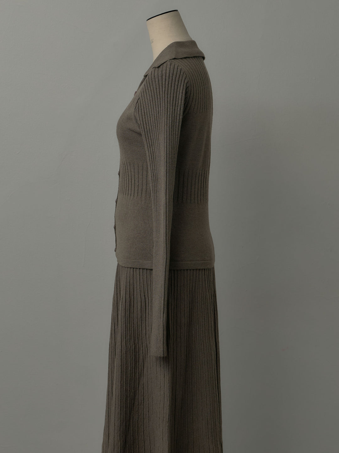 デザインリブポロ襟ニットトップス&ロングスカートSET UP