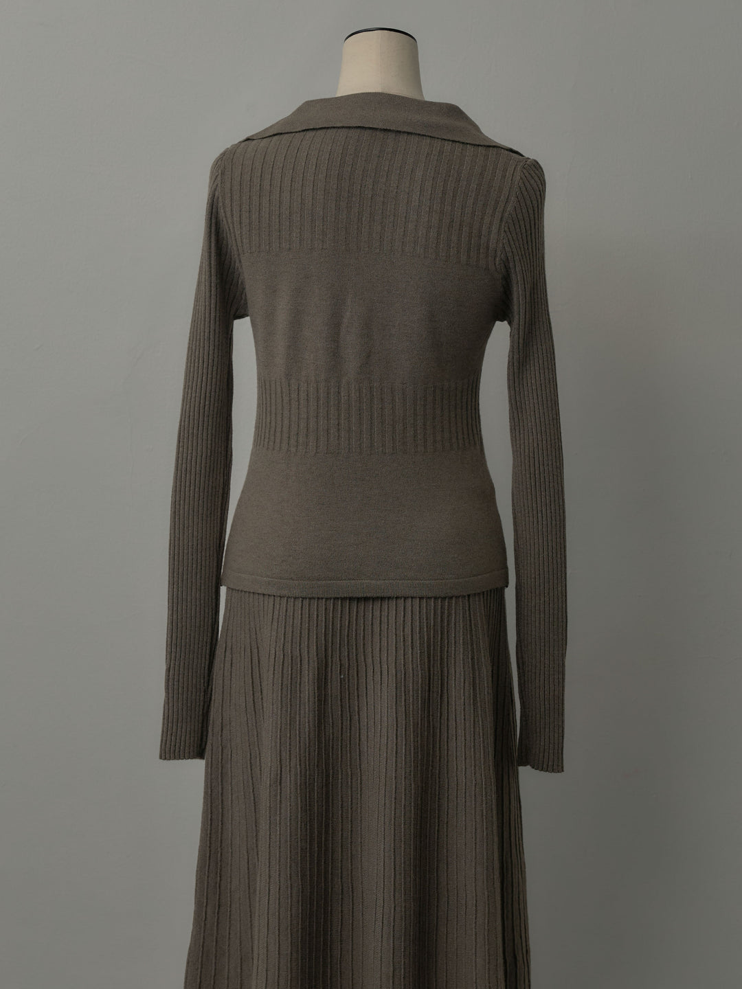 デザインリブポロ襟ニットトップス&ロングスカートSET UP