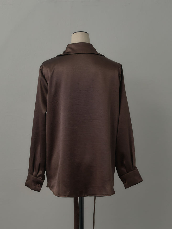 ウエストベルトサテンVネックシャツ