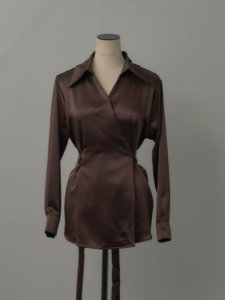 ウエストベルトサテンVネックシャツ