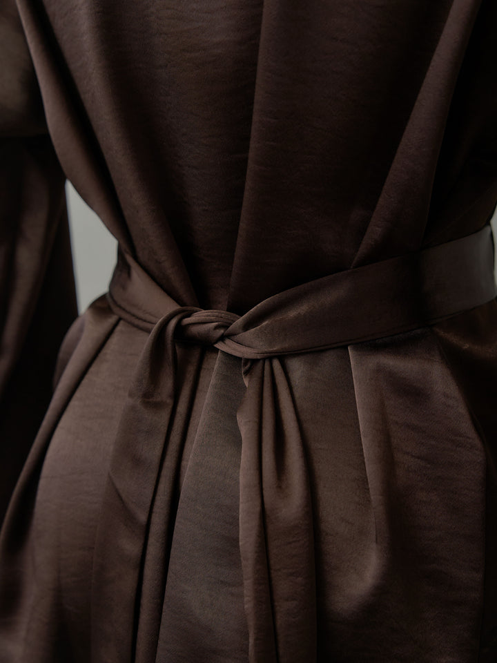 ウエストベルトサテンVネックシャツ