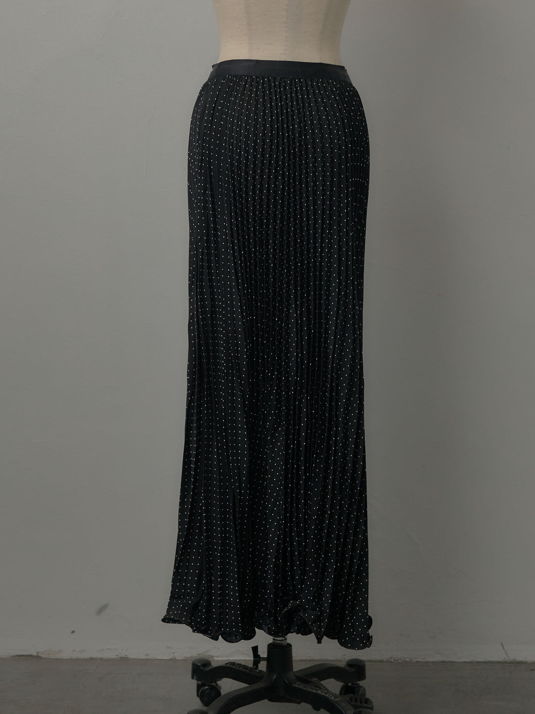 ドットプリーツスカート