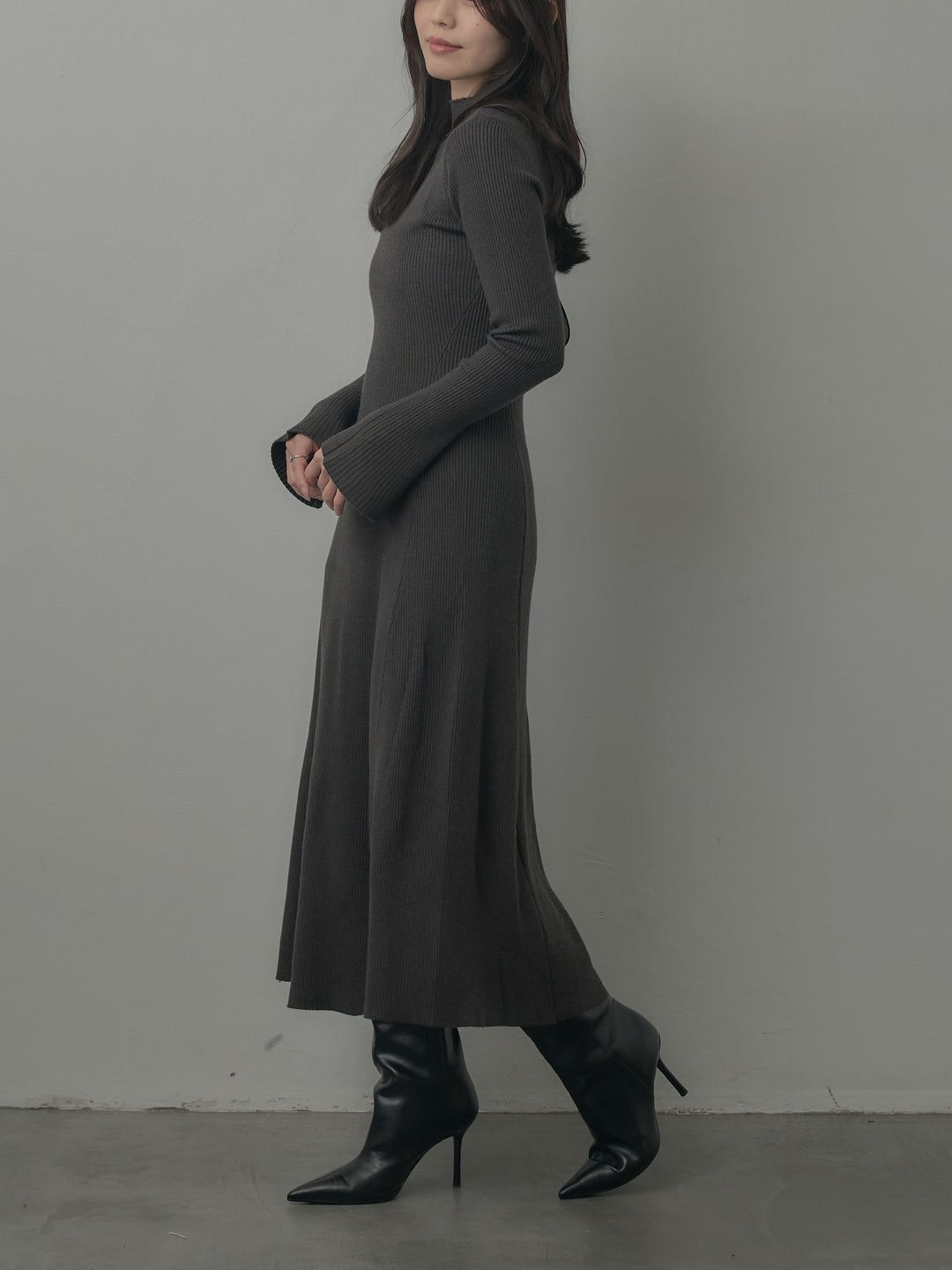 プチネックロングリブニットワンピース