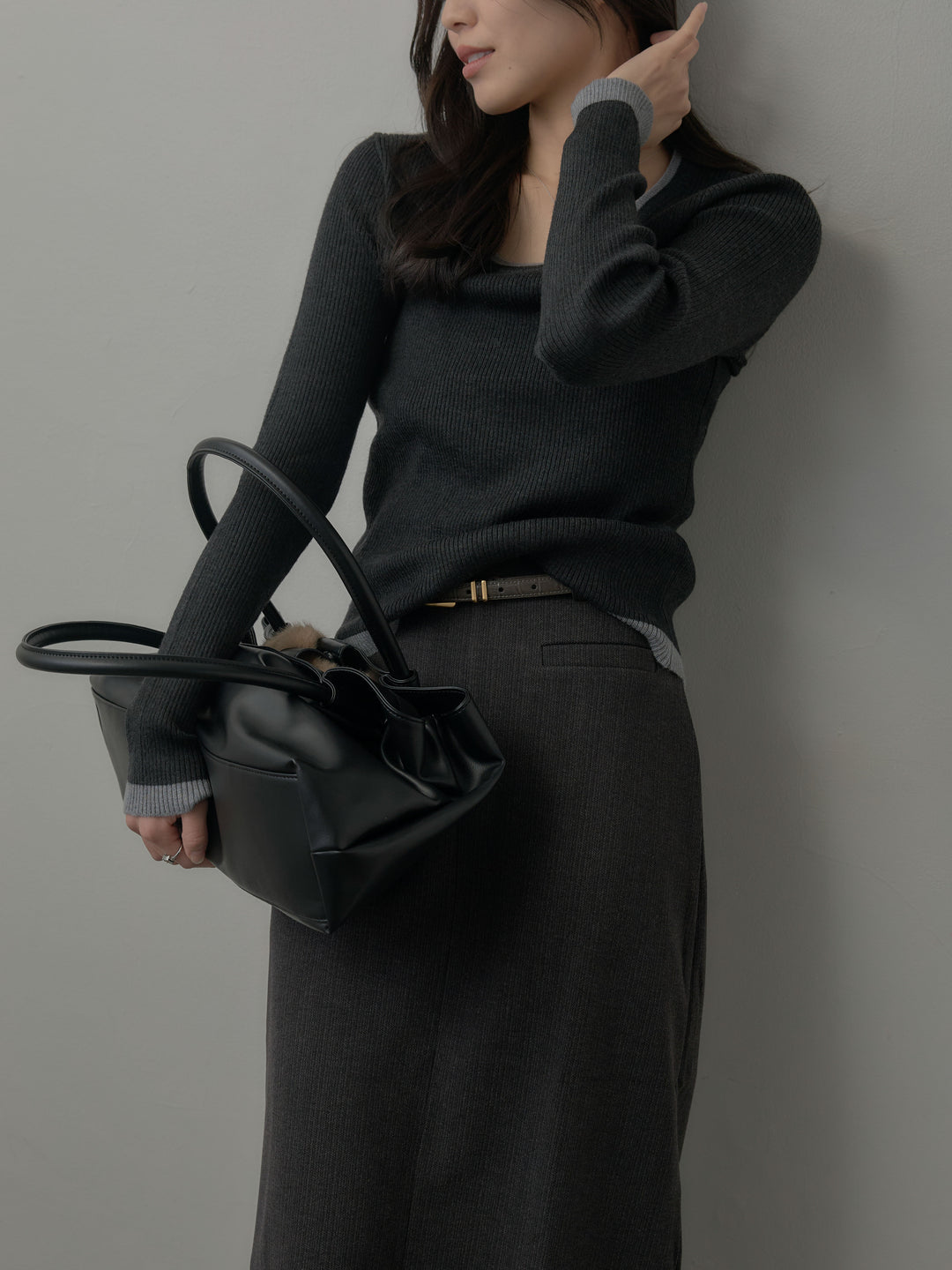 【SET】配色ラウンドネックニットトップス+ウールタッチフロントポケットデザインIラインスカート(2set)