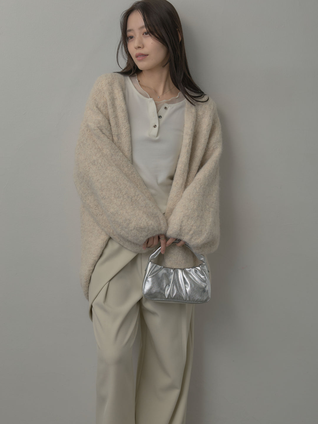 【SET】ミックスヤーンオーバーニットカーディガン+シアーレイヤードヘンリーネックトップス(2set)