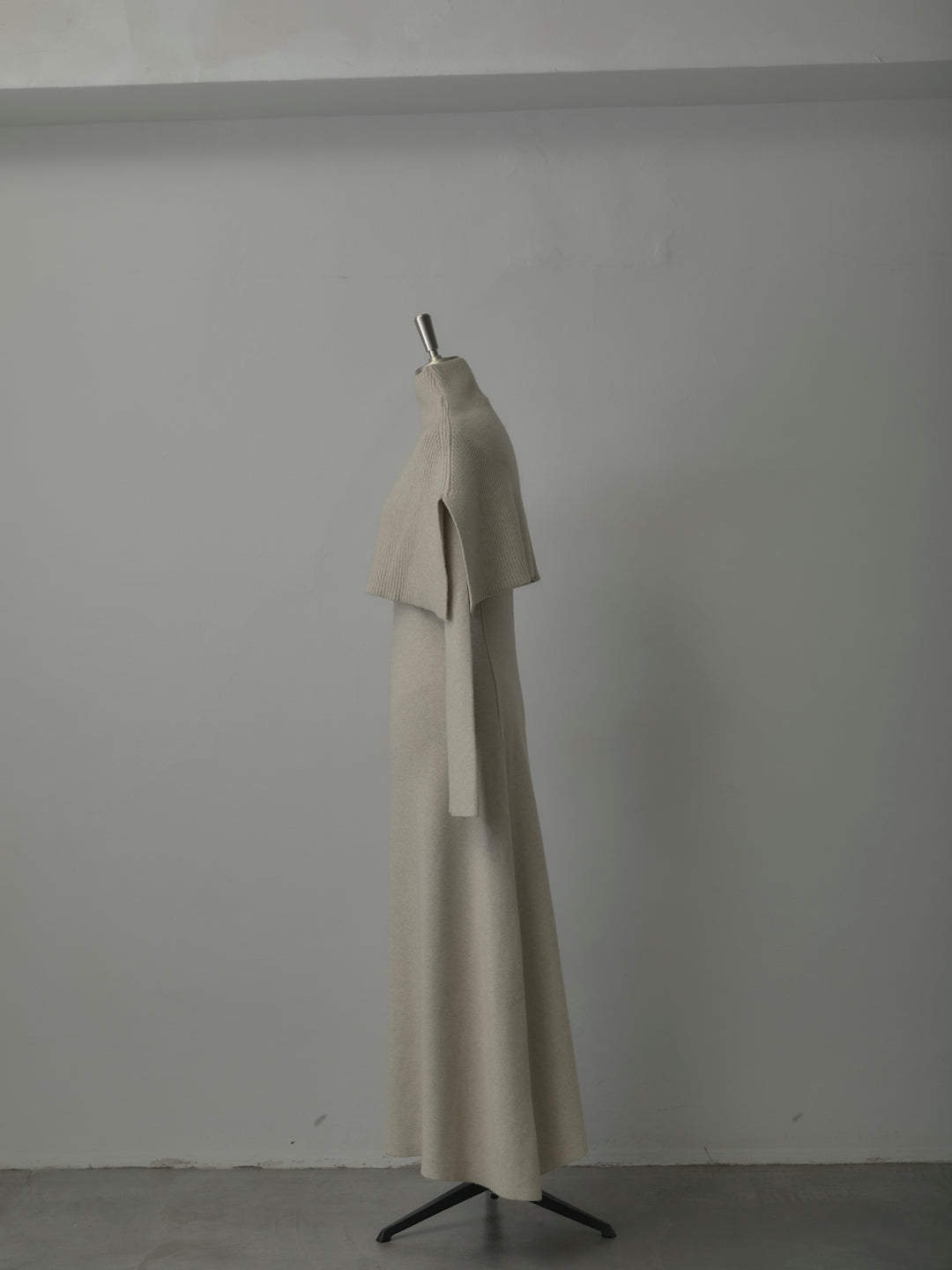 ケープ付きリブニットロングワンピース